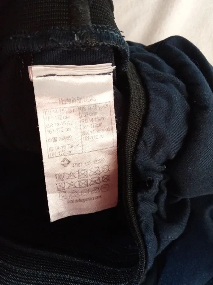 2 Jogging bleu marine taille : 14/15 ans - photo numéro 2