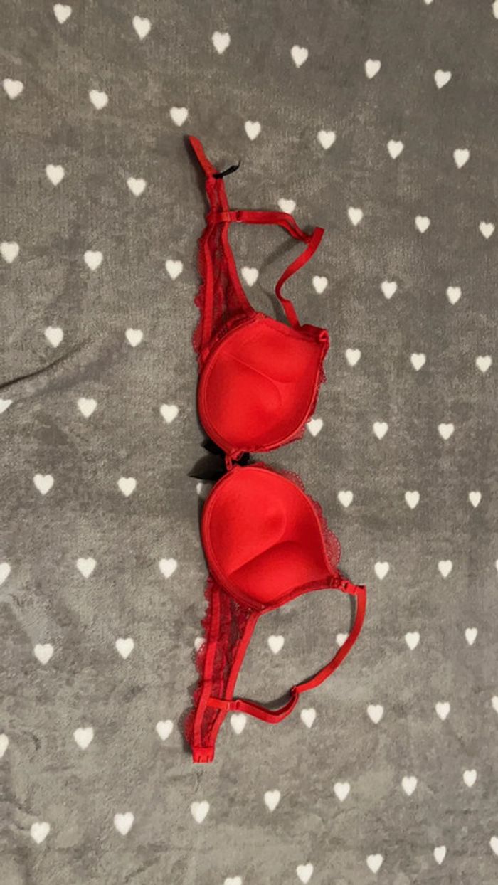Soutien gorge rouge 95B - photo numéro 2