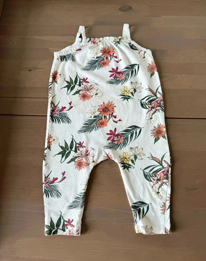 Combinaison Bébé H&M Fille 9-12M (80cm) Motif Tropical Floral Très bon état
