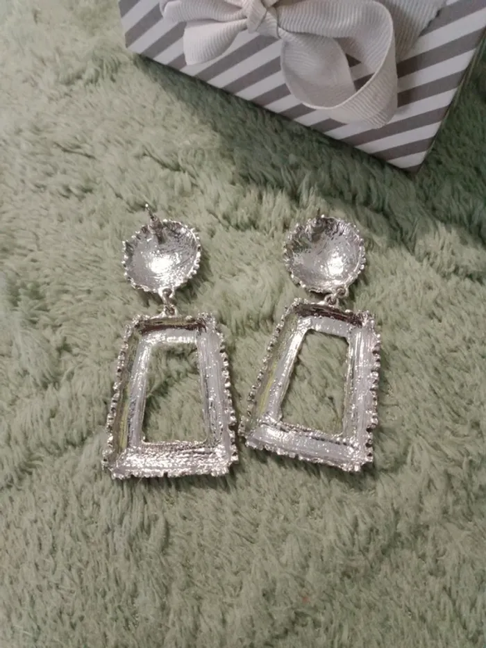 Paire de boucles d'oreilles - photo numéro 4