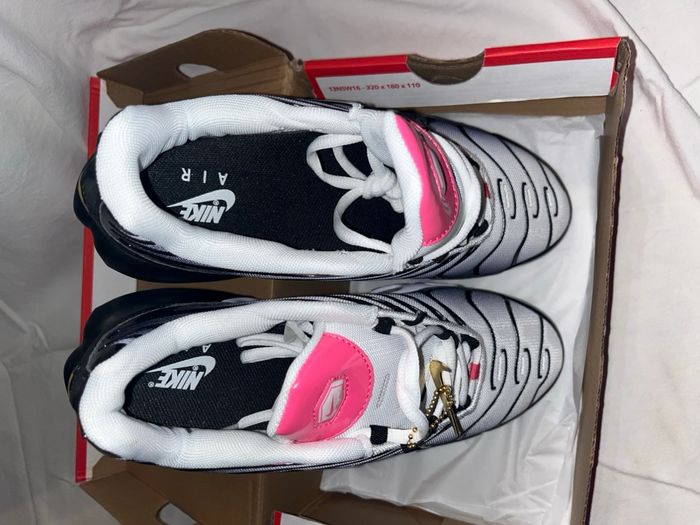 Nike TN blanche, rose et noire - photo numéro 7