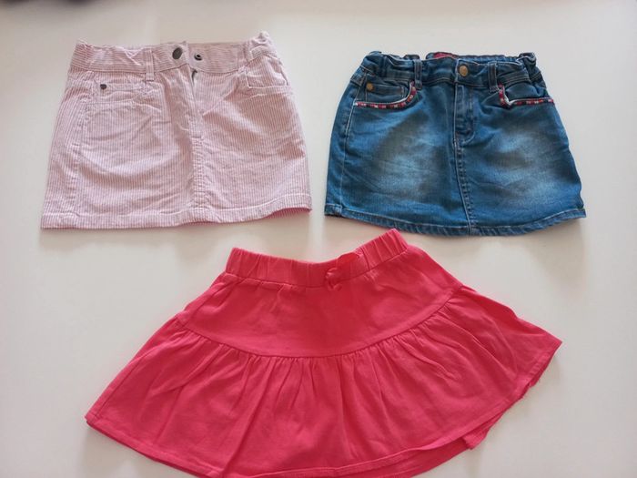 Lot 3 jupes La compagnie des petits 4 ans