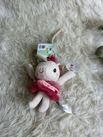 Peluche dansante lilliputiens Léna mini dansant