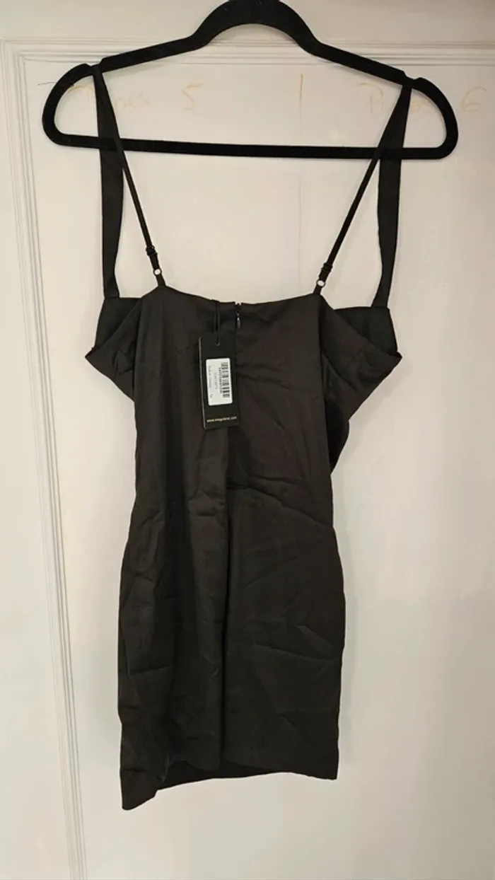 Petite robe noire sexy - photo numéro 3