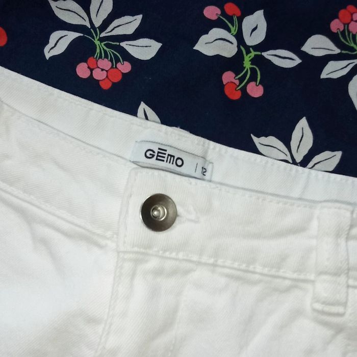 Magnifique short effet used blanc 12 ans 🌹 Gémo 🌹 excellent état - photo numéro 4