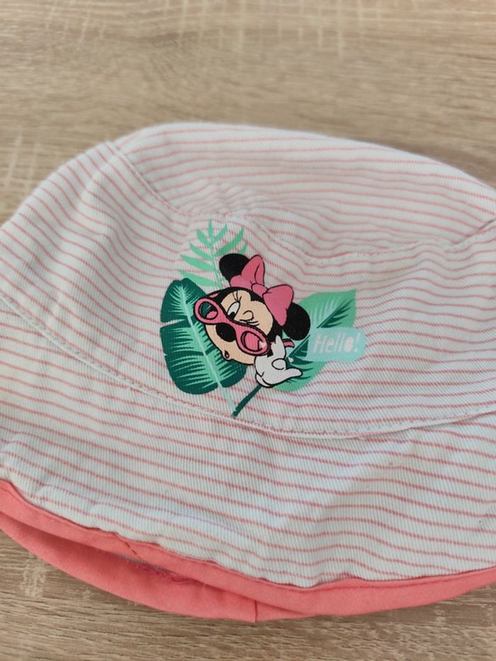 Chapeau avec culotte de maillot de bain