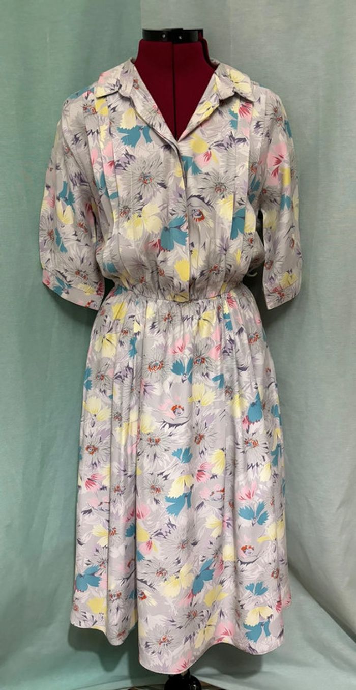 Jolie robe chemise vintage à fleurs pastel - photo numéro 3