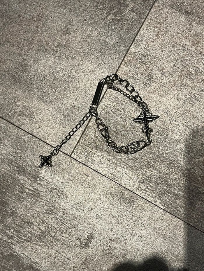 Bracelet goth Y2K croix noire – style cyberpunk / grunge - photo numéro 2