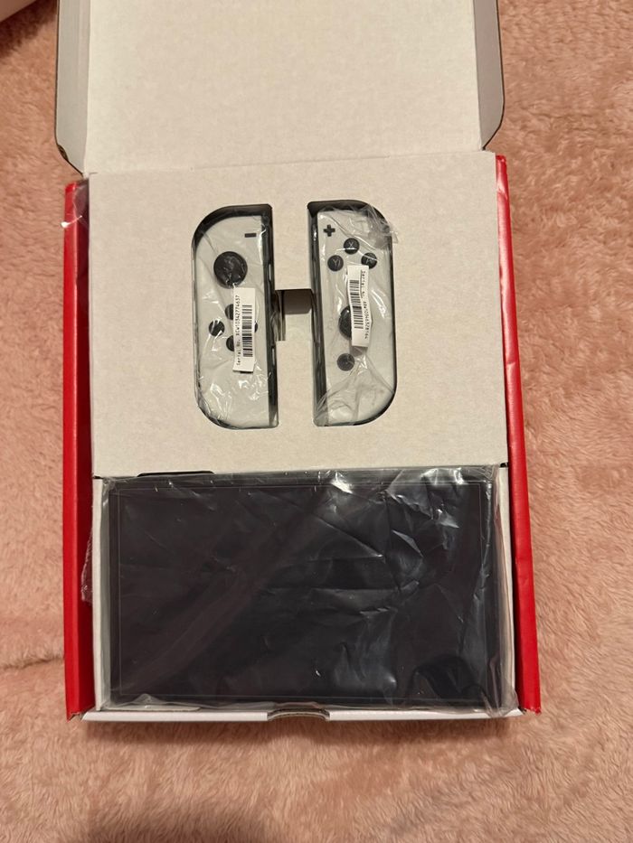 Nintendo Switch Oled - photo numéro 3