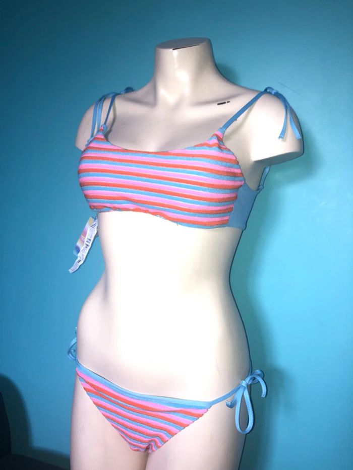 Maillot de bain 2 pièces 🌺 taille 36 neuf avec étiquette - photo numéro 2