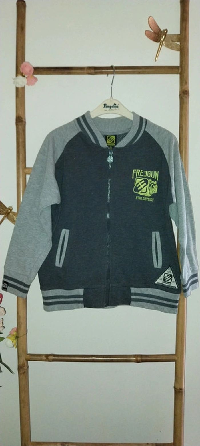 Veste / sweat zippé gris by Freegun état neuf Taille 10 ans