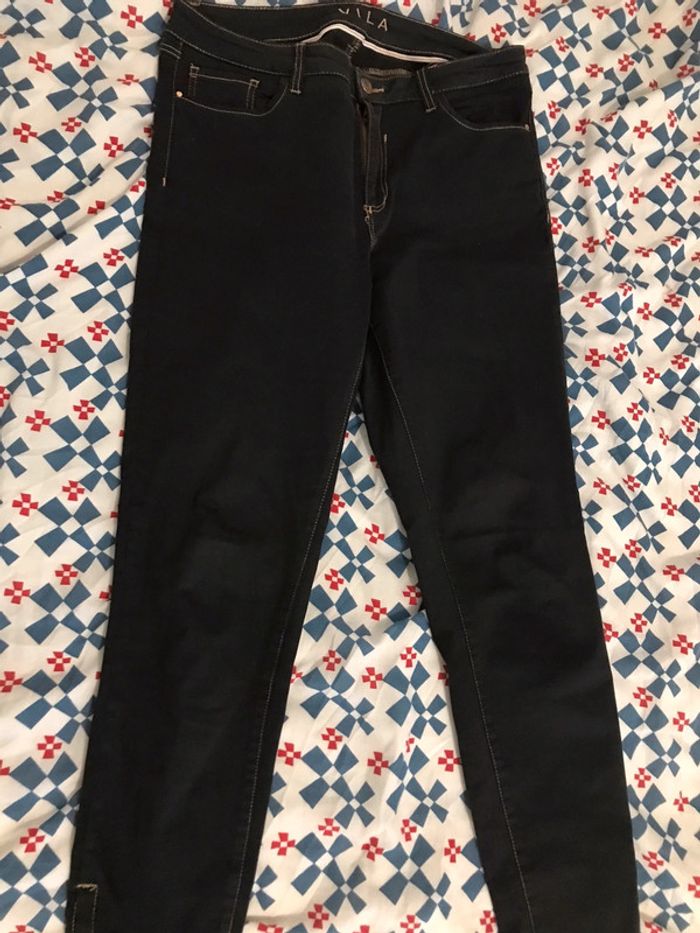 Jean femmes noire taille 40 marque Vila très bon état