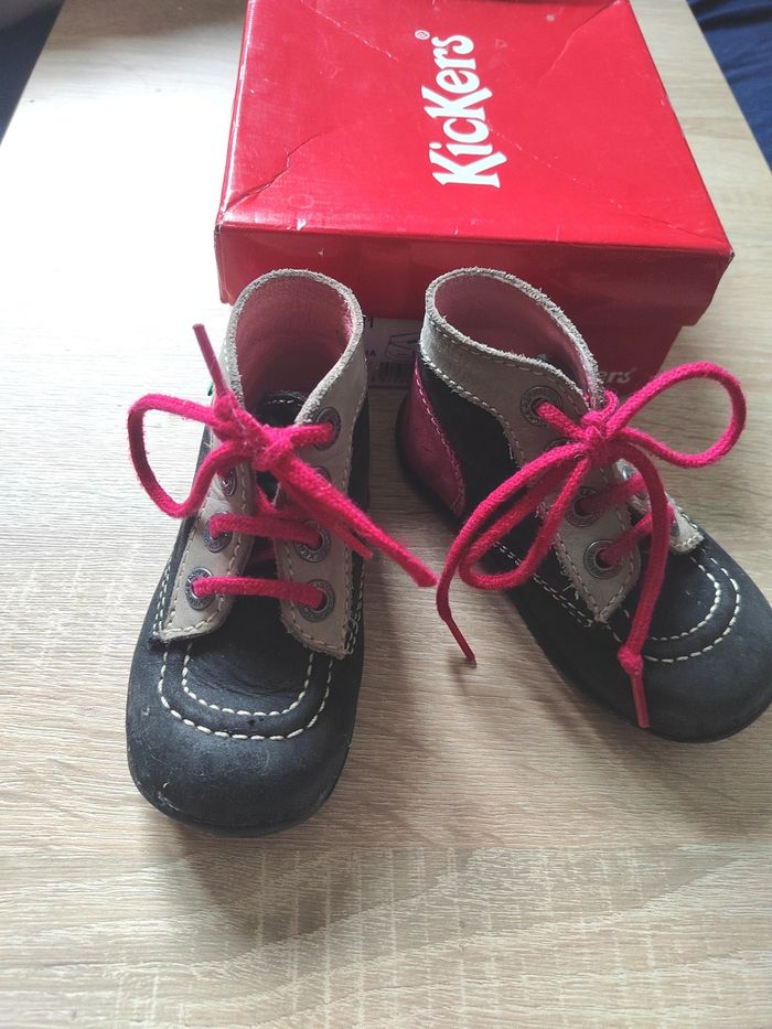 Kickers taille 22 bonbon noir gris fushia ☺️ très bon état général #kickers #kickersfille - photo numéro 2
