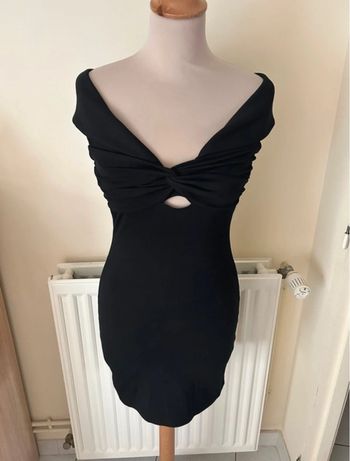 Robe de chic, noire, Zara