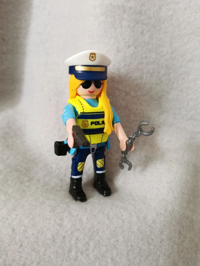 Playmobil policière