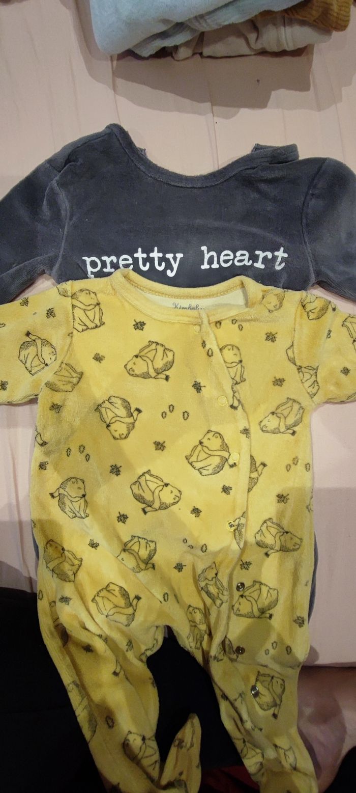 Lot 2 pyjamas