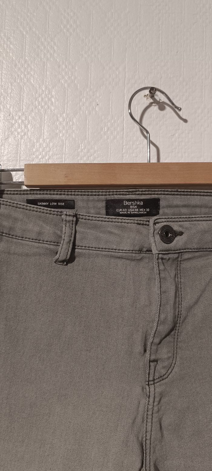 Pantalon skinny gris – Bershka – Taille 40 (US 08) - photo numéro 2