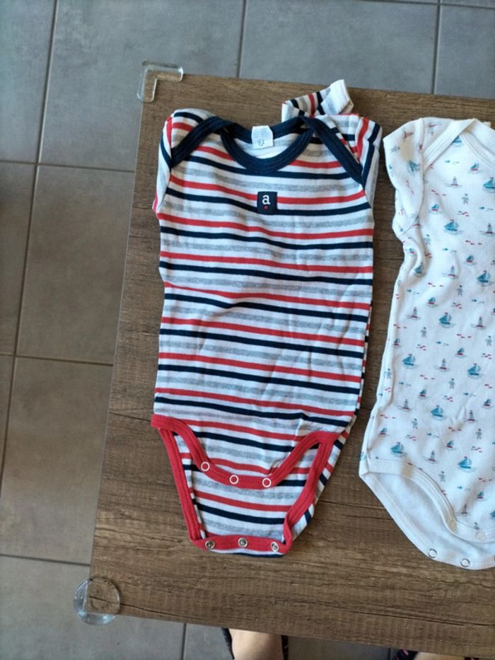 Lot de 4 body petit bateau et bout de chou 9 mois - photo numéro 2