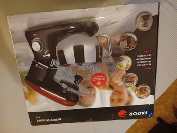 Robot pâtissier fagor sous emballage à 100€