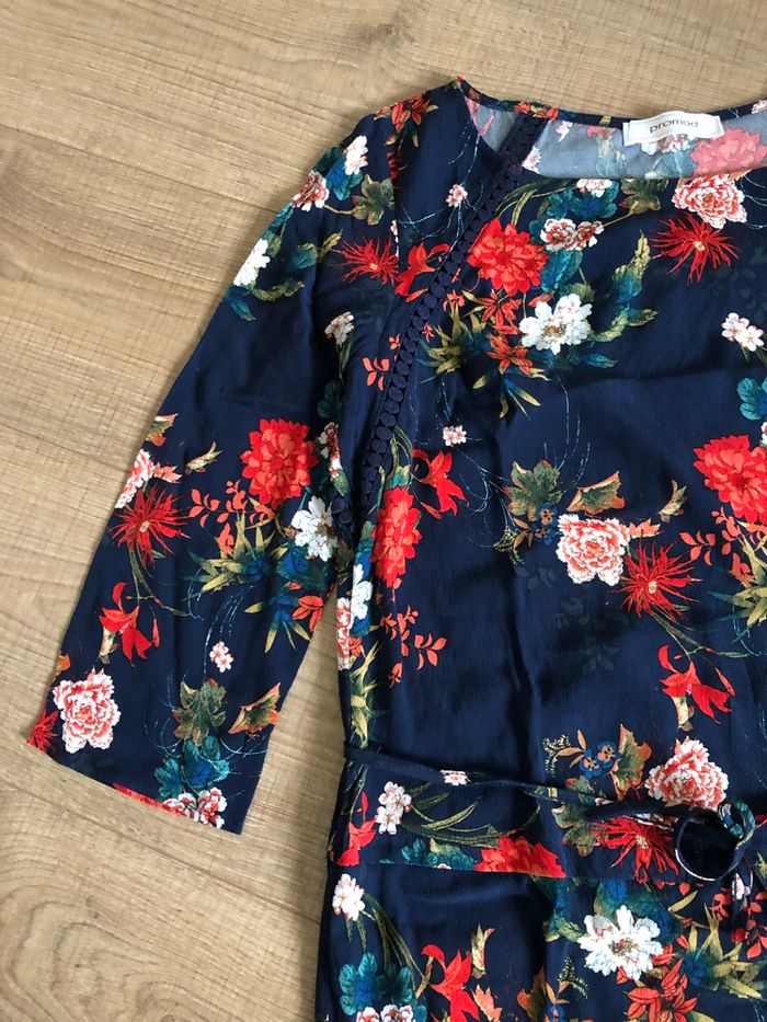 Robe bleue marine et fleurie Promod taille 38 excellent état - photo numéro 9