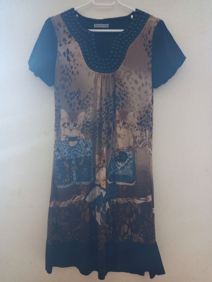 Robe noire avec motifs Taille : 40