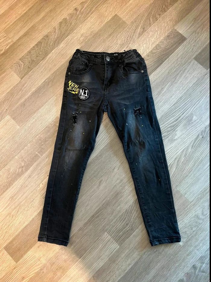 Très jolie pantalon Freeboy taille 8 ans
