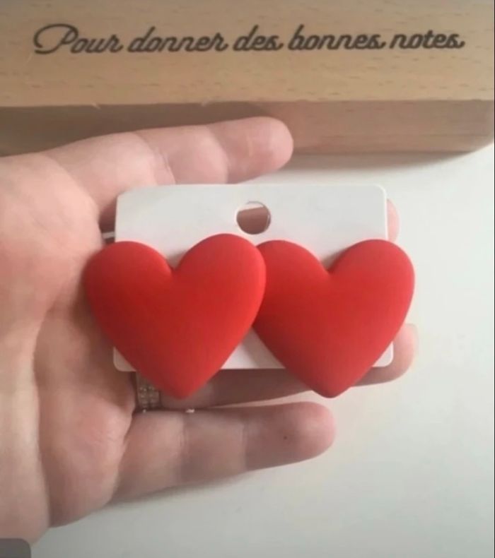 Boucles d’oreilles NEUVES femme forme de cœur ❤️ couleur rouge - photo numéro 6