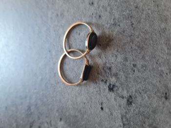 Bagues fantaisies dorée avec pierre noire