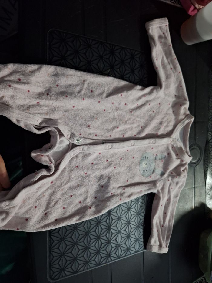 3 vêtements fille taille 3 mois - photo numéro 2