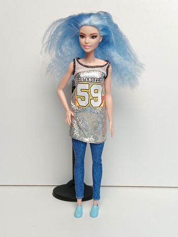 Poupée mattel barbie maillot sport cheveux bleu