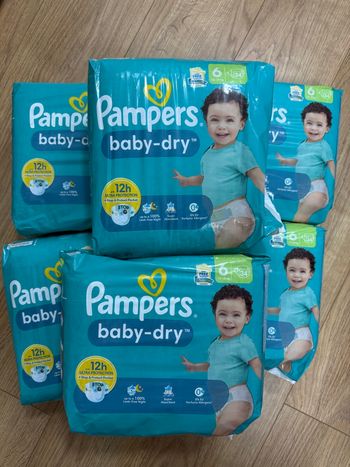 Couches pampers taille 6