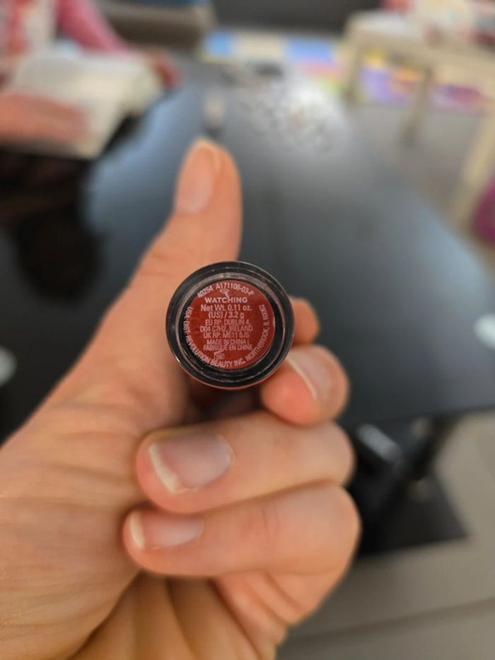 Lot rouge à lèvres Révolution Pro et lait hydratant l'Occitane - photo numéro 5