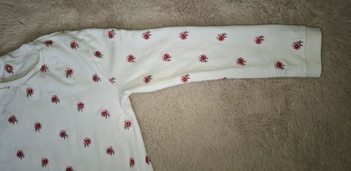 Pull blanc avec des fleurs rose 10 ans tao - photo numéro 3