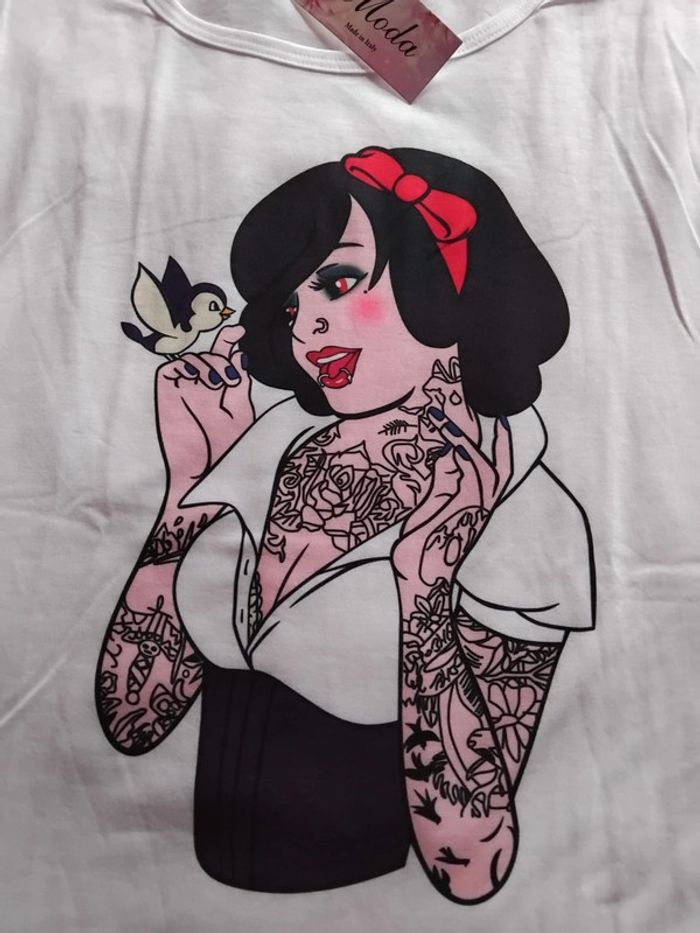 Tee-shirt blanche neige tatouée - photo numéro 2