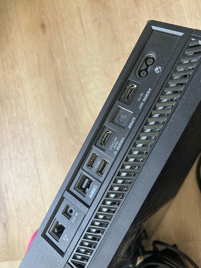 Xbox One avec manette et GTA 5 - photo numéro 5