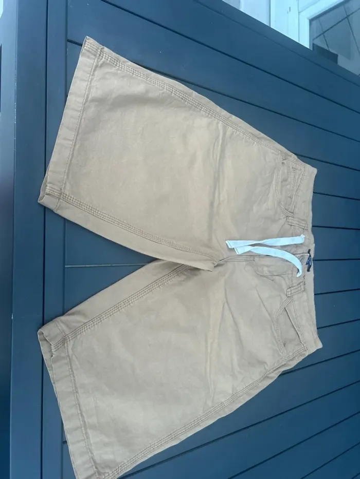Bernuda beige t38