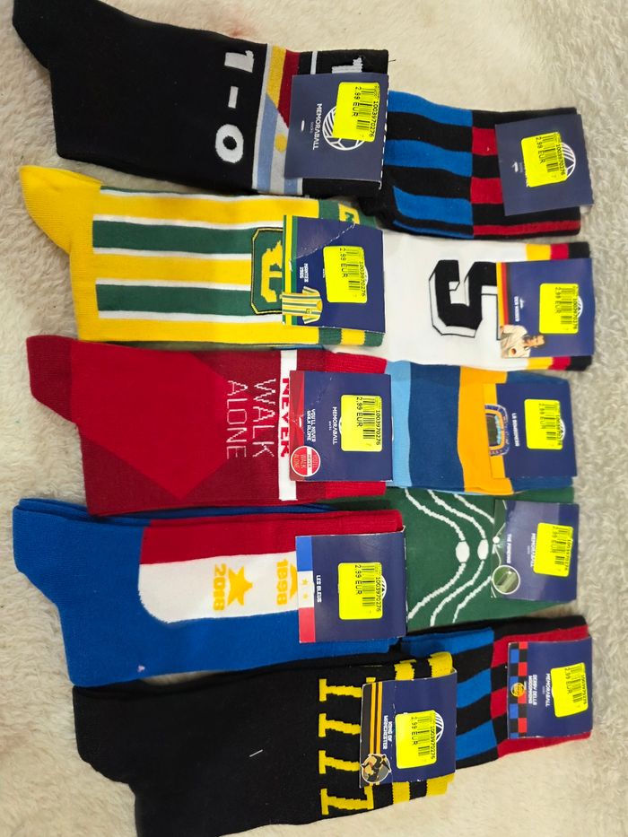 Lot de 10 paires de chaussettes aux couleurs de clubs de football – Taille 36-40 – Neuf