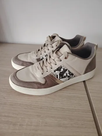 Chaussures/baskets femme