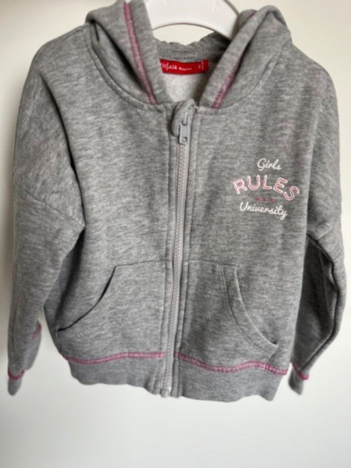Sweat zippé à capuche 4ans