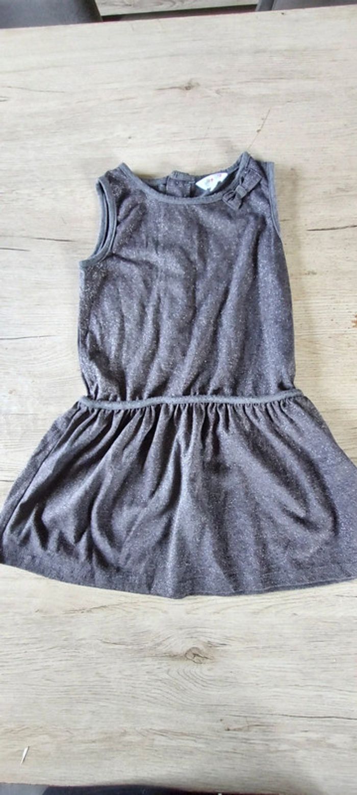 Robe courte, sans manche, grise brillante, Kidkanai, 4/5 ans, nickel