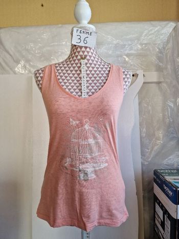 Débardeur, rose à motif blanc et argenté, longueur 59cm, en coton, en très très bon état, marque In