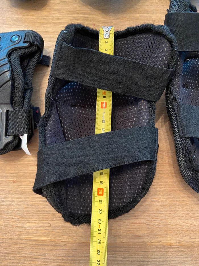 Lot de deux paires de protections genoux et deux paires de protections mains taille S - photo numéro 16
