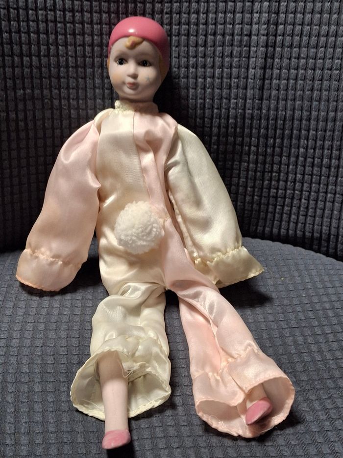 Poupée en porcelaine - photo numéro 3