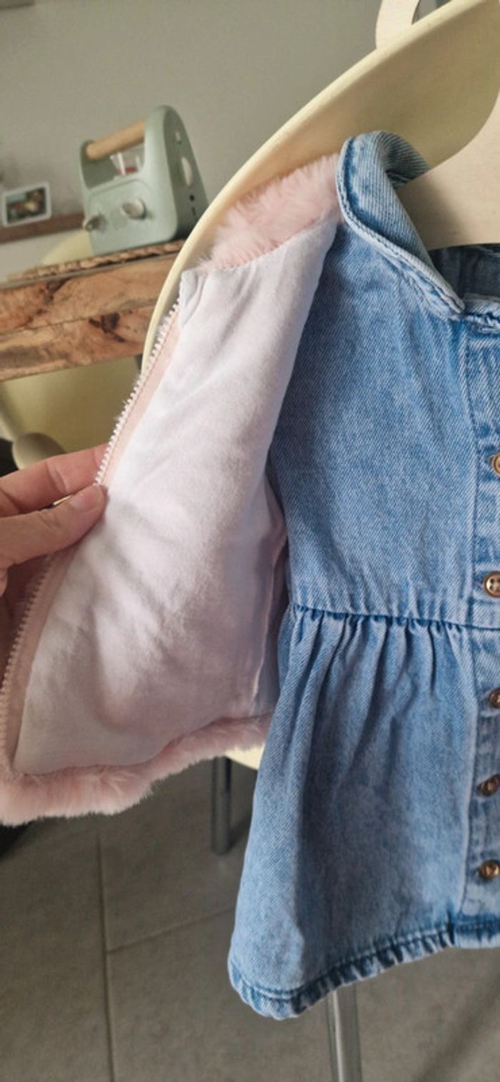Robe en jean + gilet rose - photo numéro 5