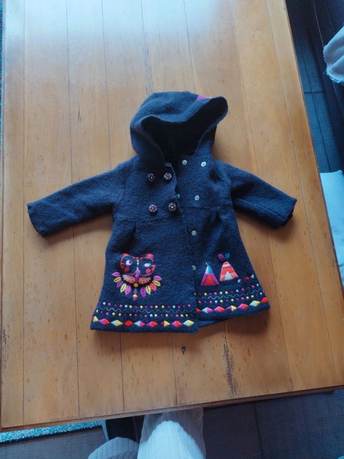 Manteau long chaud en laine dpam 6 mois très bon état