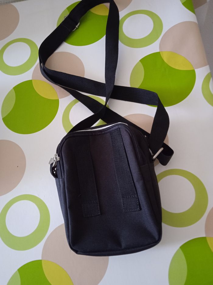 Vend sacoche homme noir marque David Jones - photo numéro 5