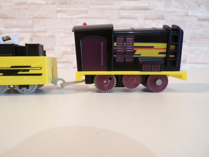 Locomotive - Train - Thomas et ses amis - Diesel (J29) - photo numéro 4