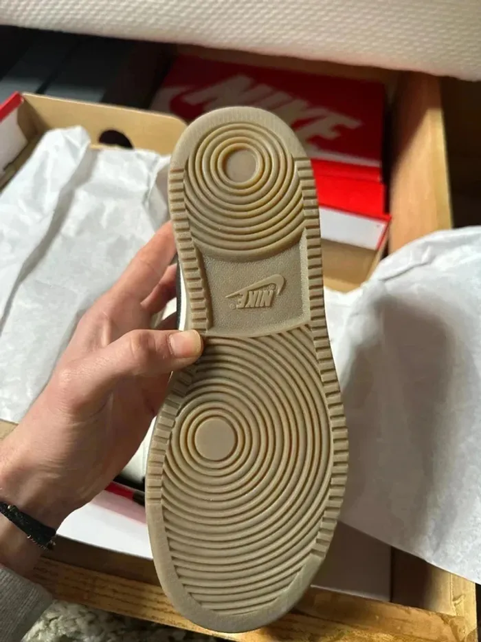 Nike Blanche crème Vintage taille 37,5 - photo numéro 8