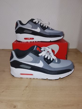 Air max 90 taille 37.5