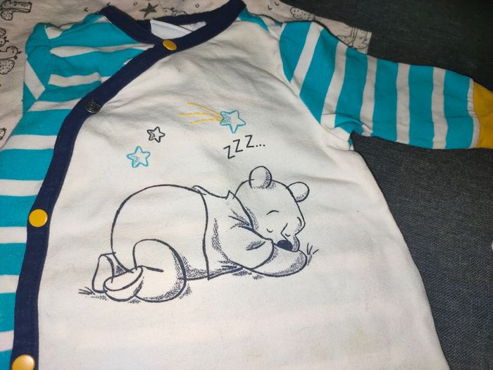 3 pyjamas 1 mois - photo numéro 2